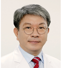 Portrait of Editorial Board member Yoon Ha  Kim 